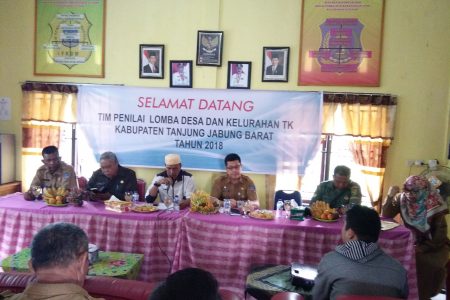 Tim Penilai Lomba Desa dan Kelurahan Tingkat Kabupaten Tanjung Jabung Barat Tahun 2018 melaksanakan penilaian ke Kelurahan Patunas dan Desa Teluk Sialang.